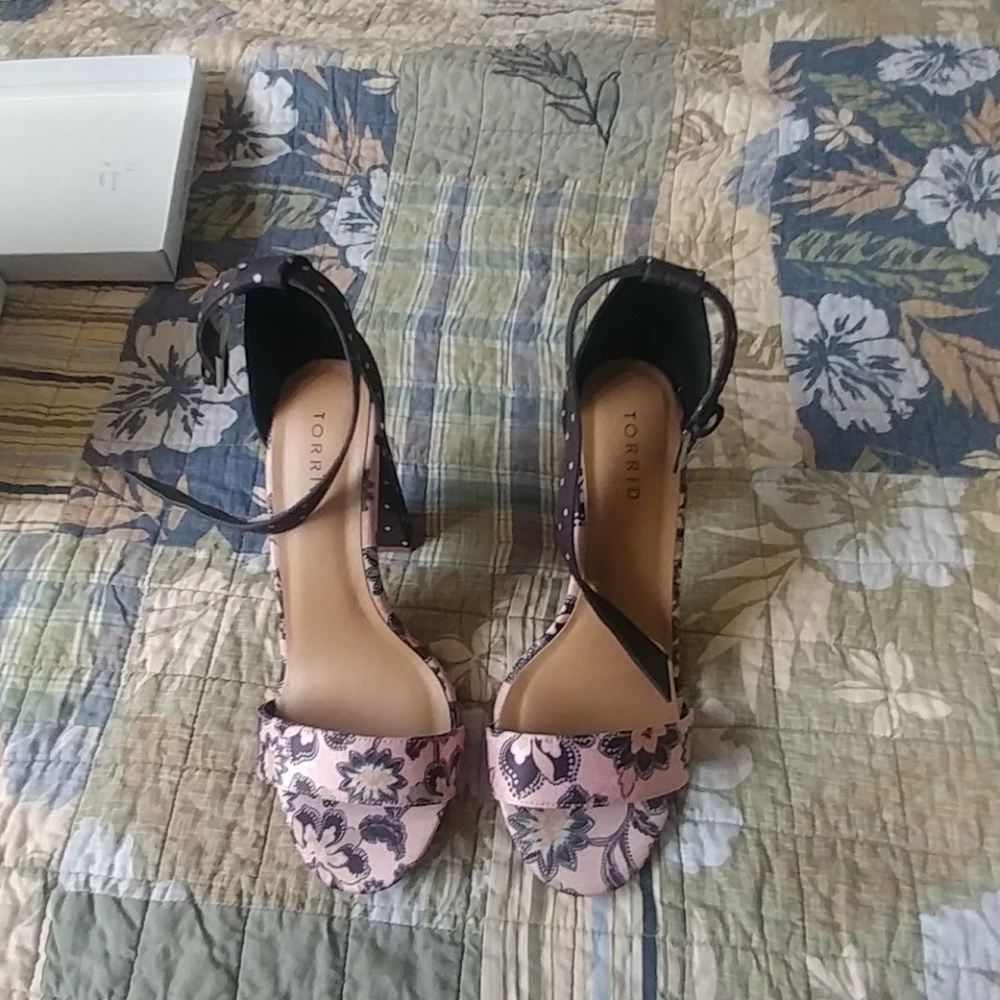 Torrid Heels - Picture 2 of 3